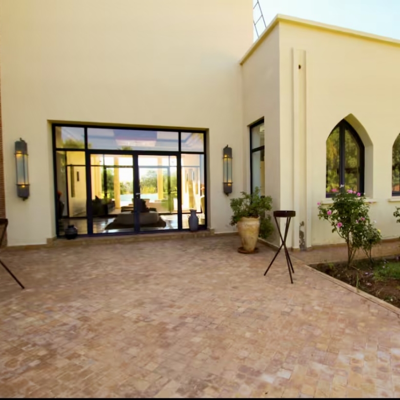 Très beau domaine de 12000 m2, villa 4 suites
