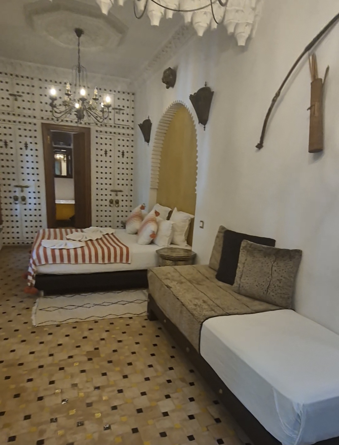 Très beau Riad avec autorisation – Riad Laarouss