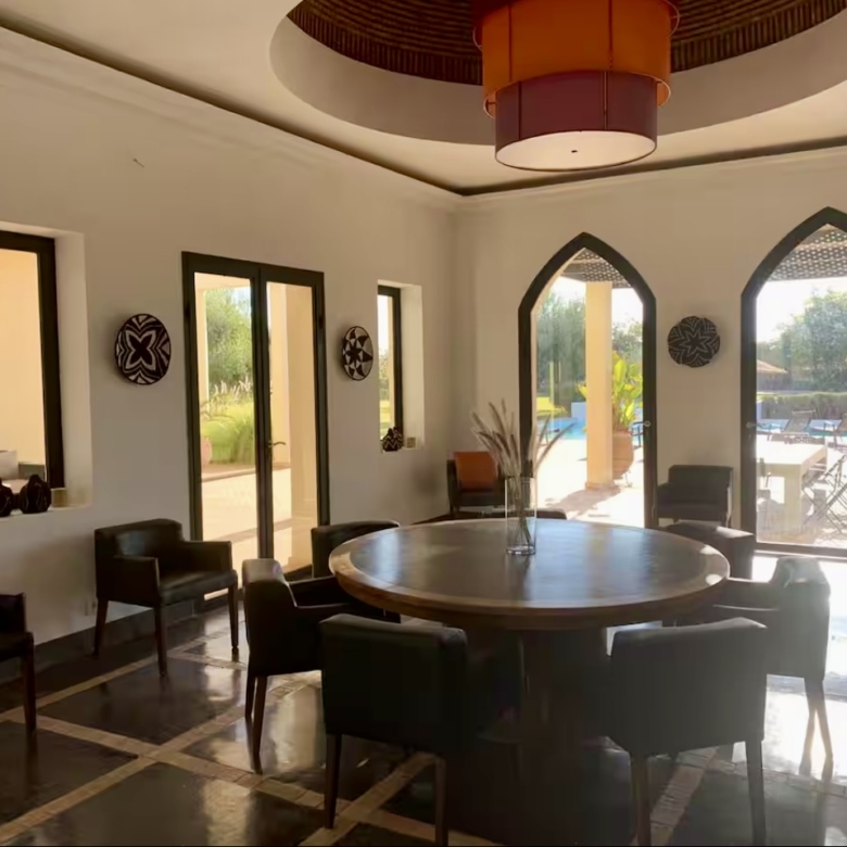 Très beau domaine de 12000 m2, villa 4 suites