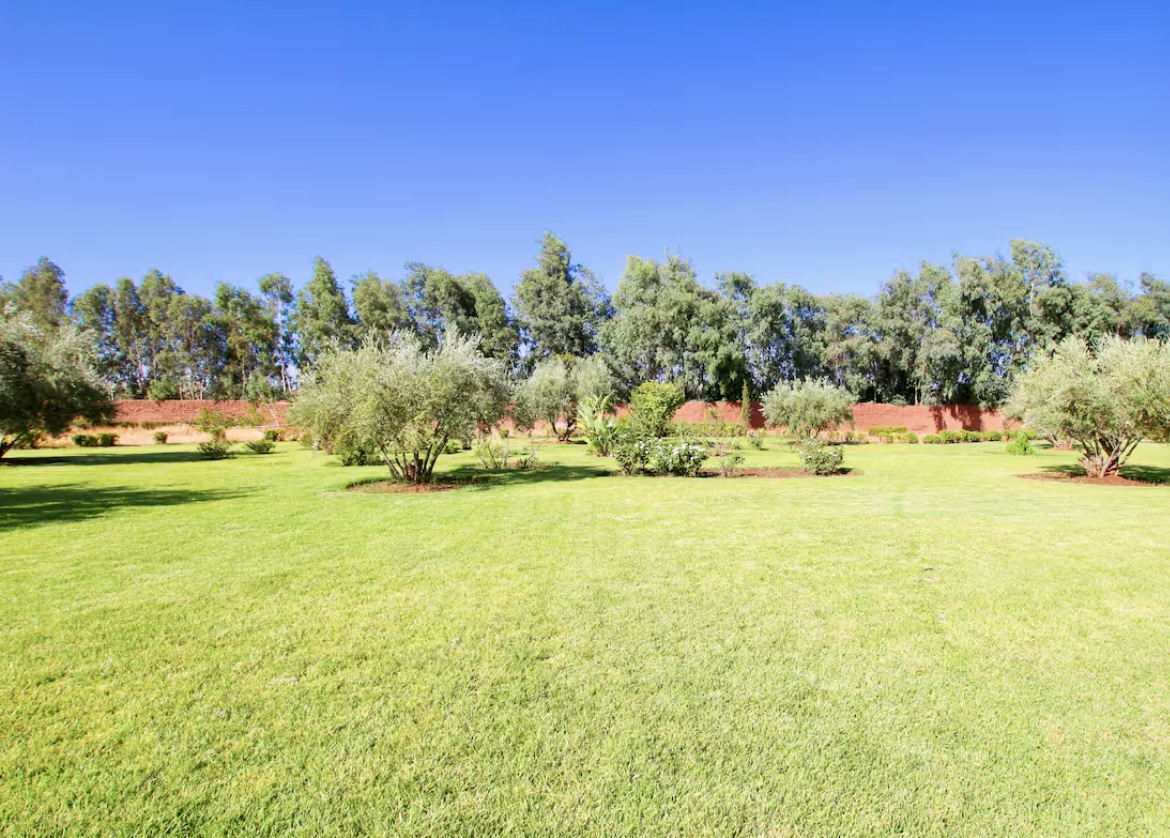 Très beau domaine de 12000 m2, villa 4 suites