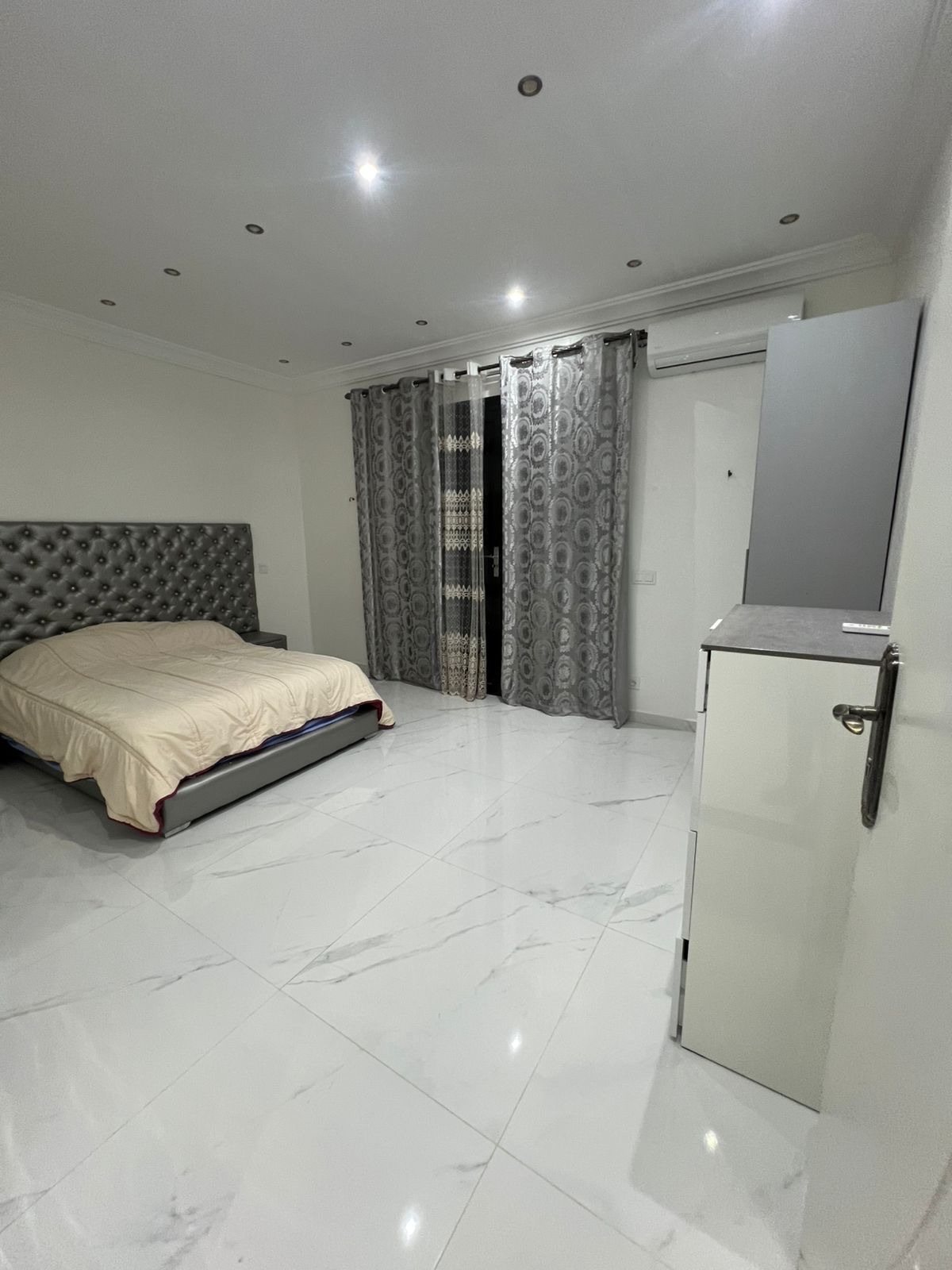 Villa à Vendre Km 18 Route d’ourika – 5 Suites