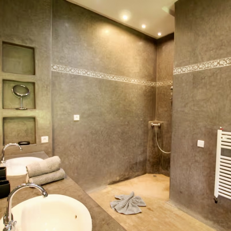 Très beau domaine de 12000 m2, villa 4 suites