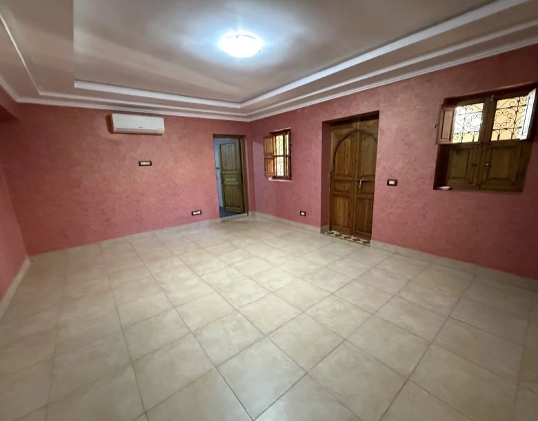 Riad 123m² Titré 5ch à rénover – Quartier Sidi Mimoun