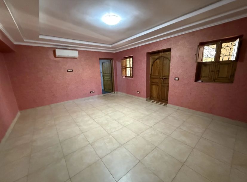 Riad 123m² Titré 5ch à rénover – Quartier Sidi Mimoun