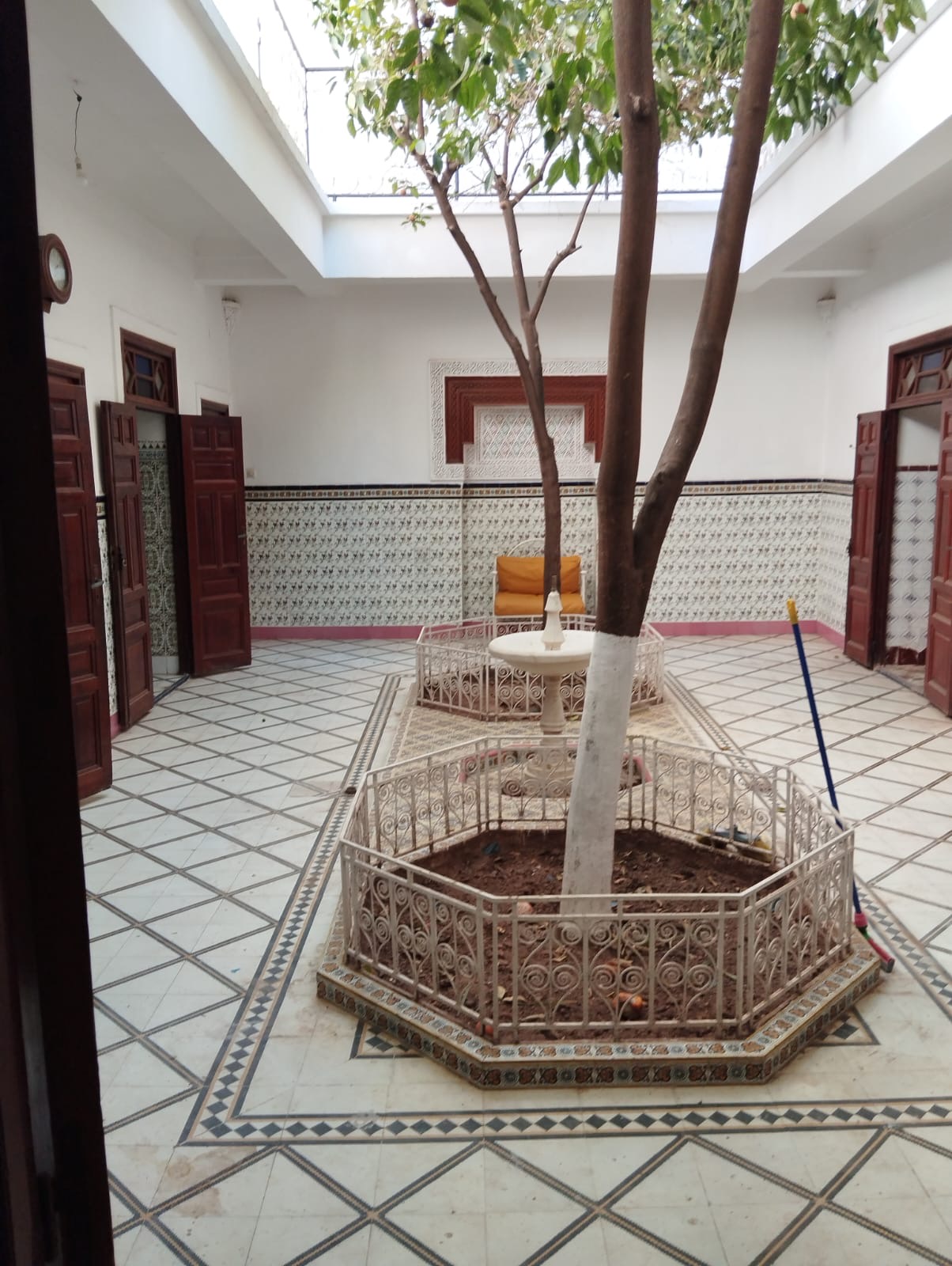 Riad 194m² Titré Clef en main  – Quartier Laksour