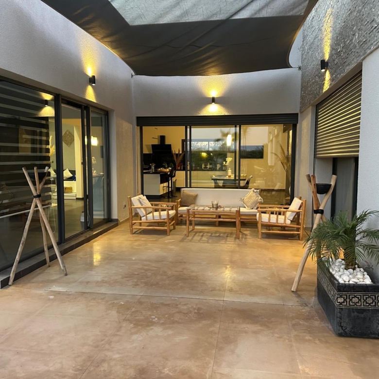 Villa 300m2- 15km Rte Ouarzazate