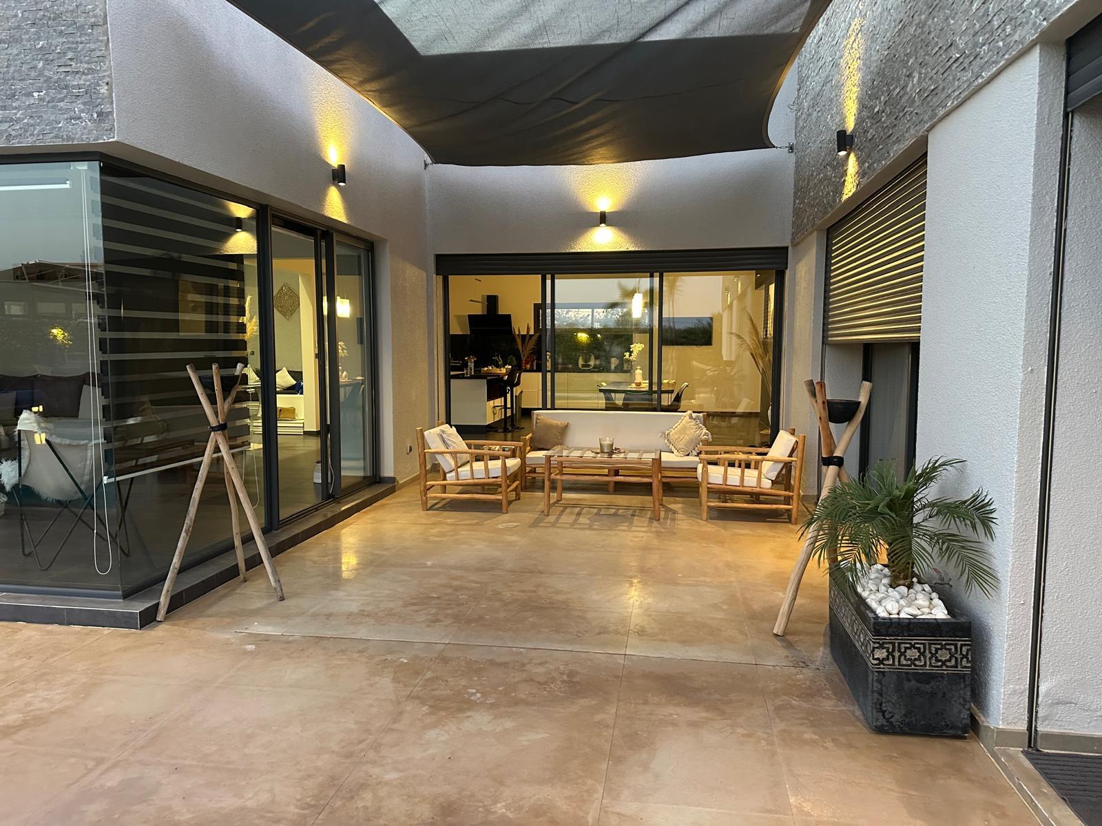Villa 300m2- 15km Rte Ouarzazate