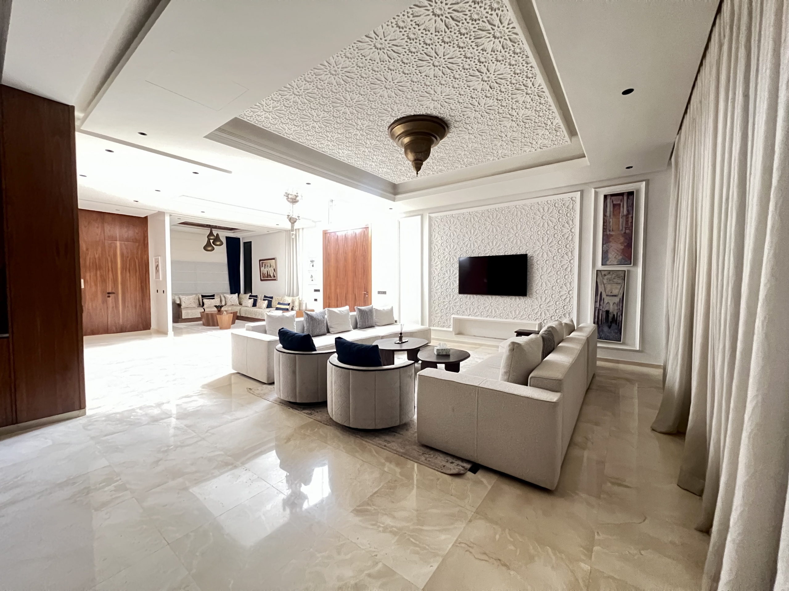 Villa 320m² 4 suites avec ascenseur Route d&rsquo;Amizmiz