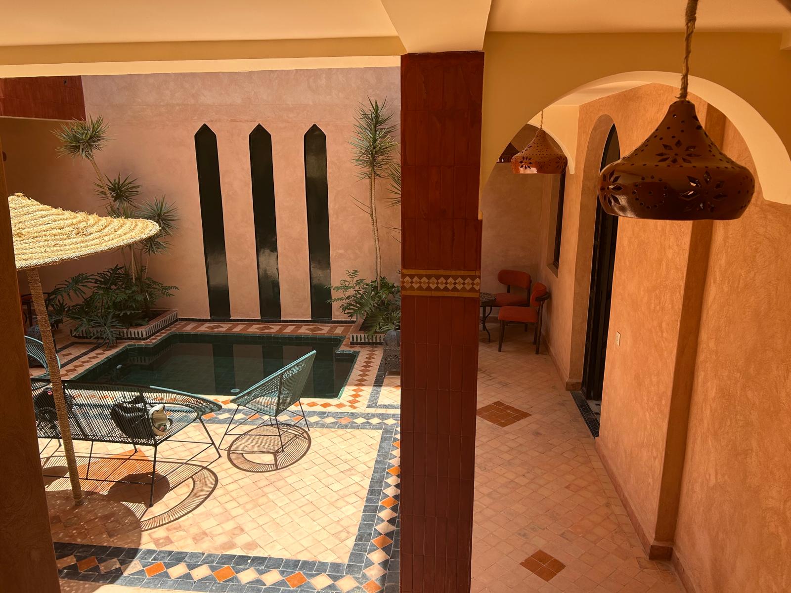 Riad titré de 160 m² au sol – Piscine chauffée – Quartier Laâgza, proche Riad Laarouss