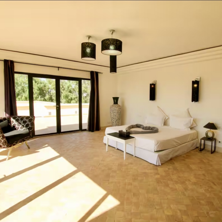 Très beau domaine de 12000 m2, villa 4 suites
