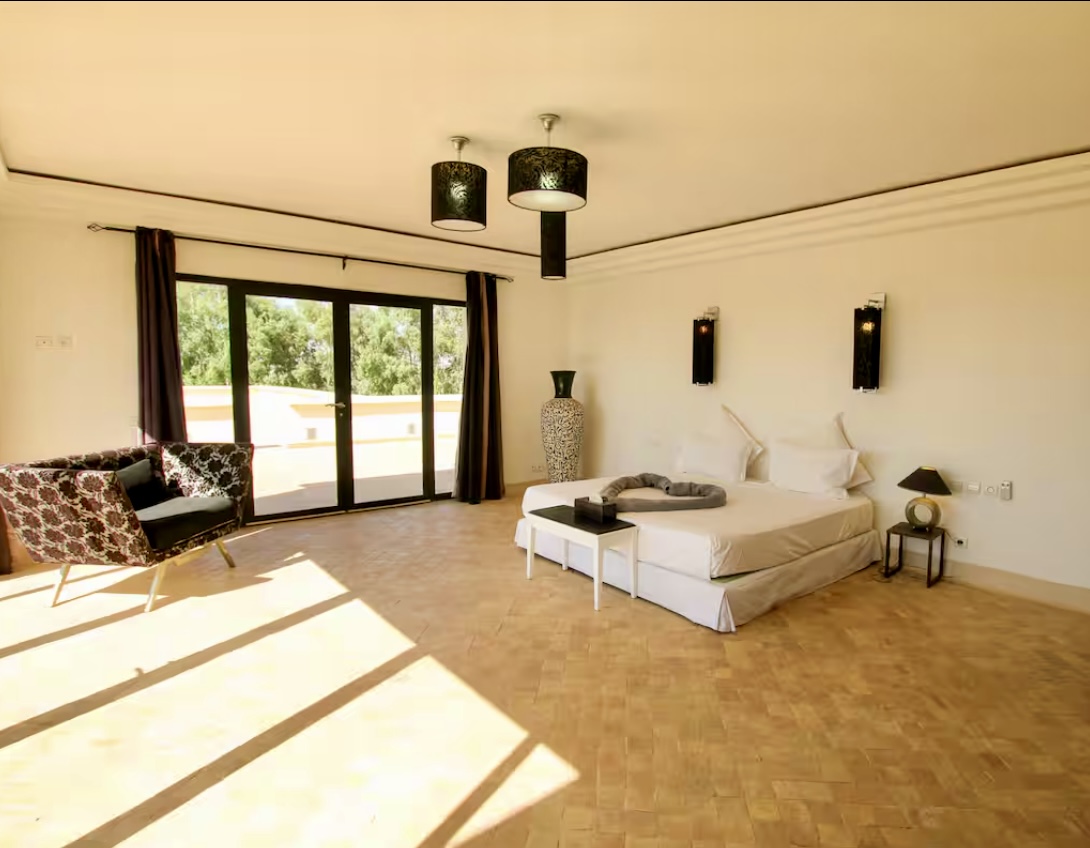 Très beau domaine de 12000 m2, villa 4 suites