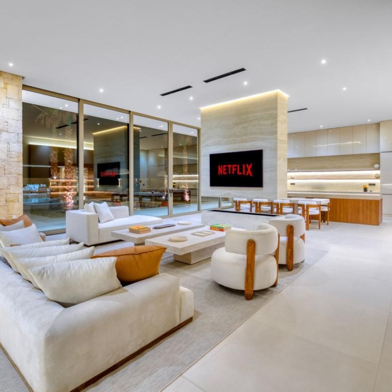 Villa luxueuse Meublée à Vendre – Route de Fès, Km 13