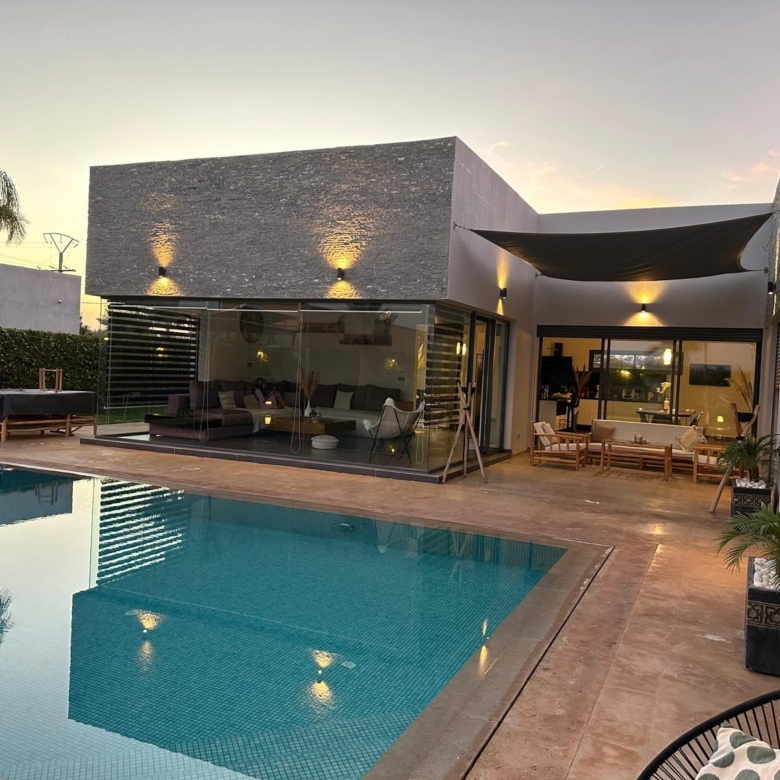 Villa 300m2- 15km Rte Ouarzazate