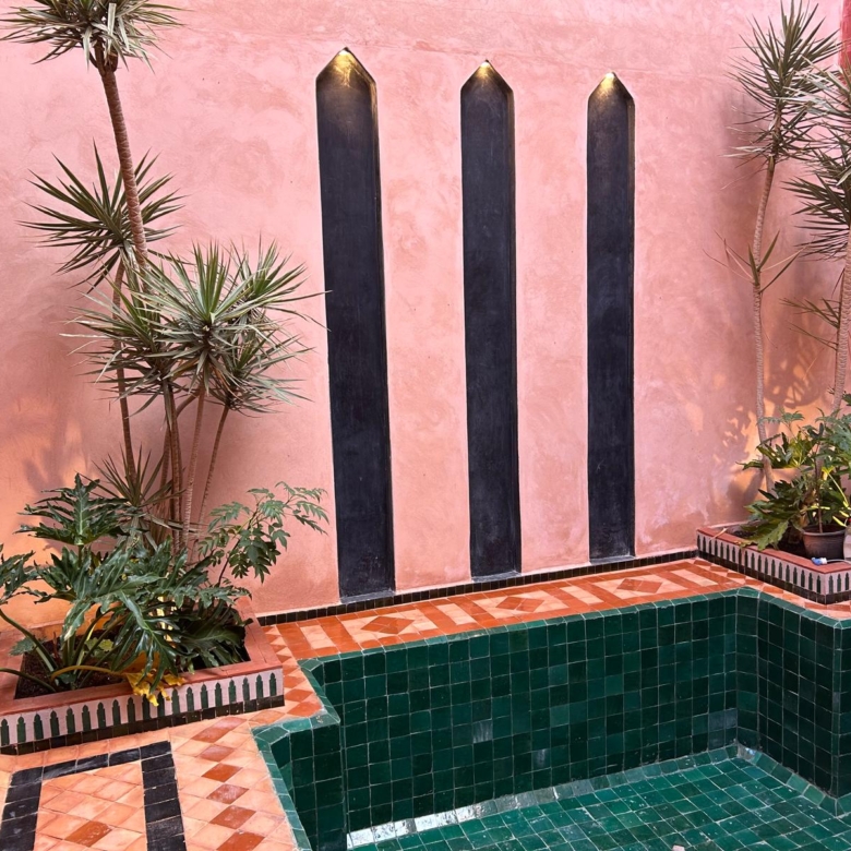 Riad titré de 160 m² au sol – Piscine chauffée – Quartier Laâgza, proche Riad Laarouss