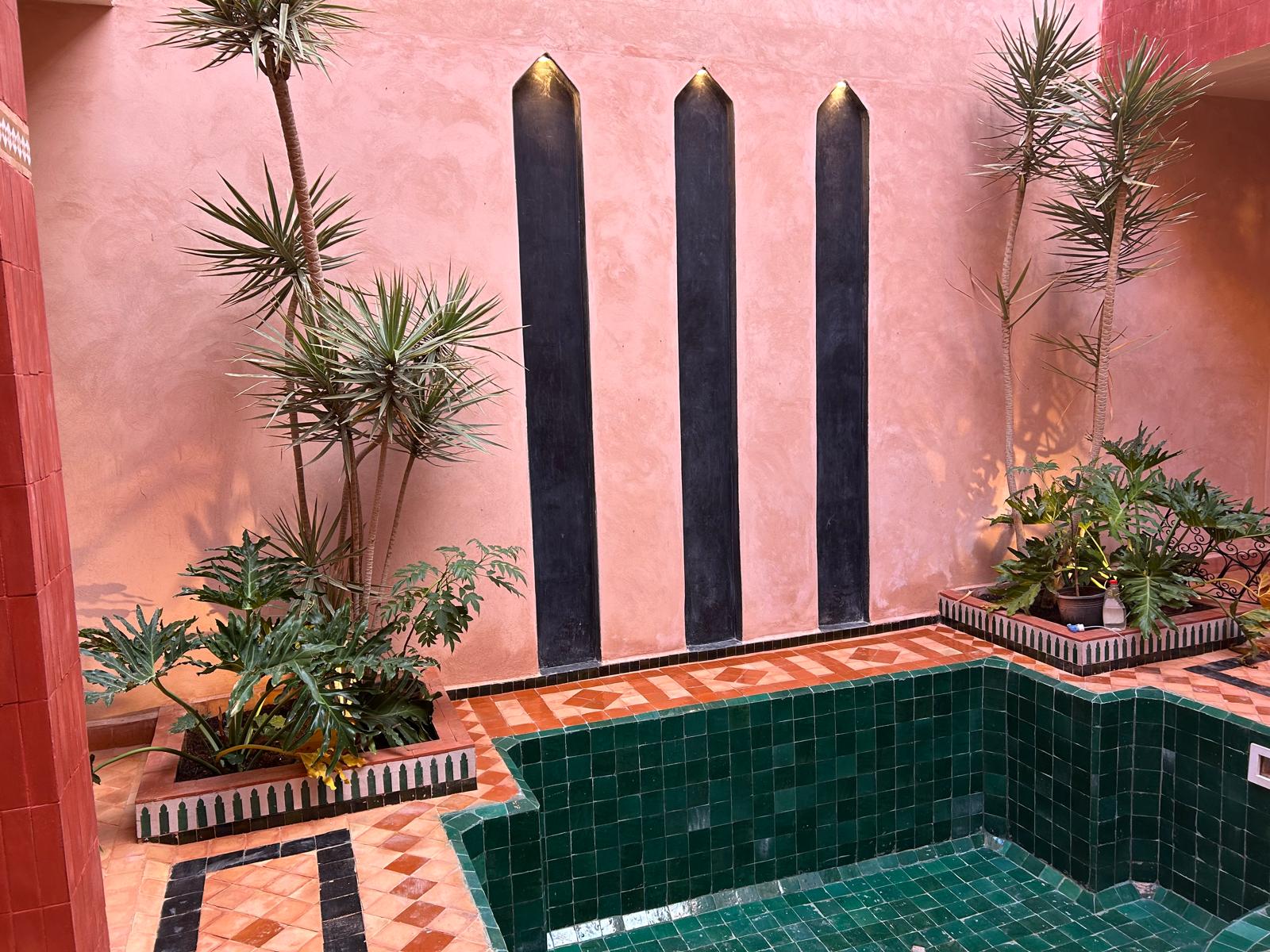 Riad titré de 160 m² au sol – Piscine chauffée – Quartier Laâgza, proche Riad Laarouss