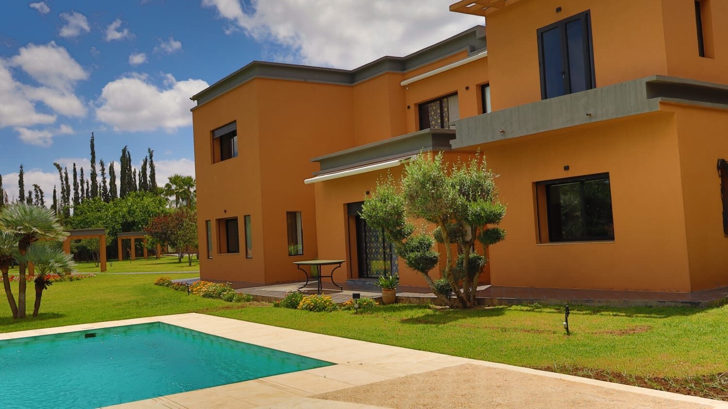 Villa contemporain – 380m² à Route d’Ourika