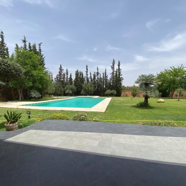 Villa contemporain – 380m² à Route d’Ourika