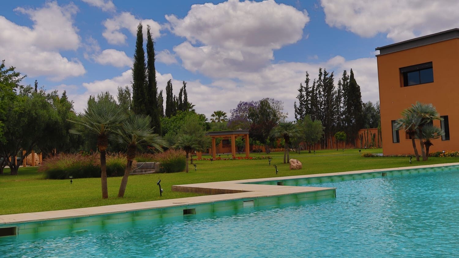 Villa contemporain – 380m² à Route d’Ourika