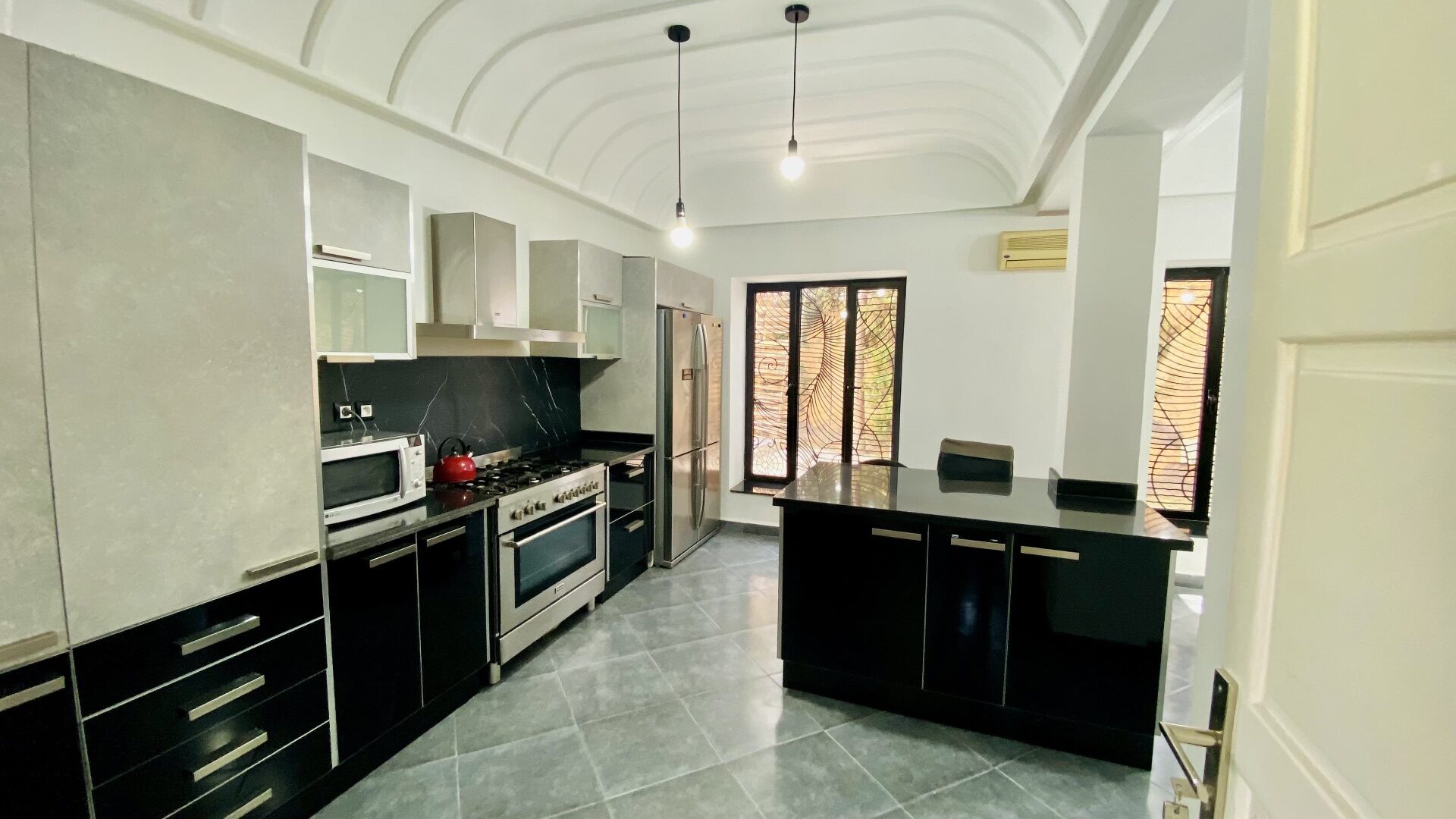 Villa contemporain – 380m² à Route d’Ourika