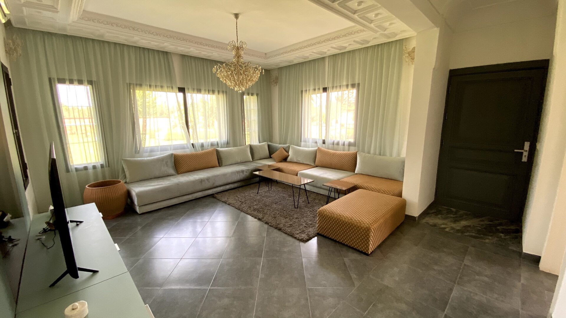Villa contemporain – 380m² à Route d’Ourika