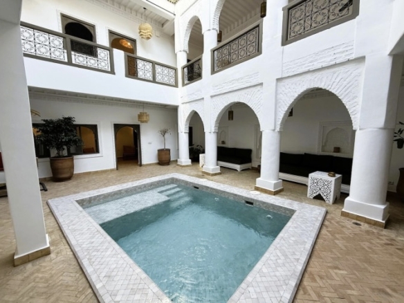 Riad rénové – 161 m² au sol – 5 chambres – Kasbah