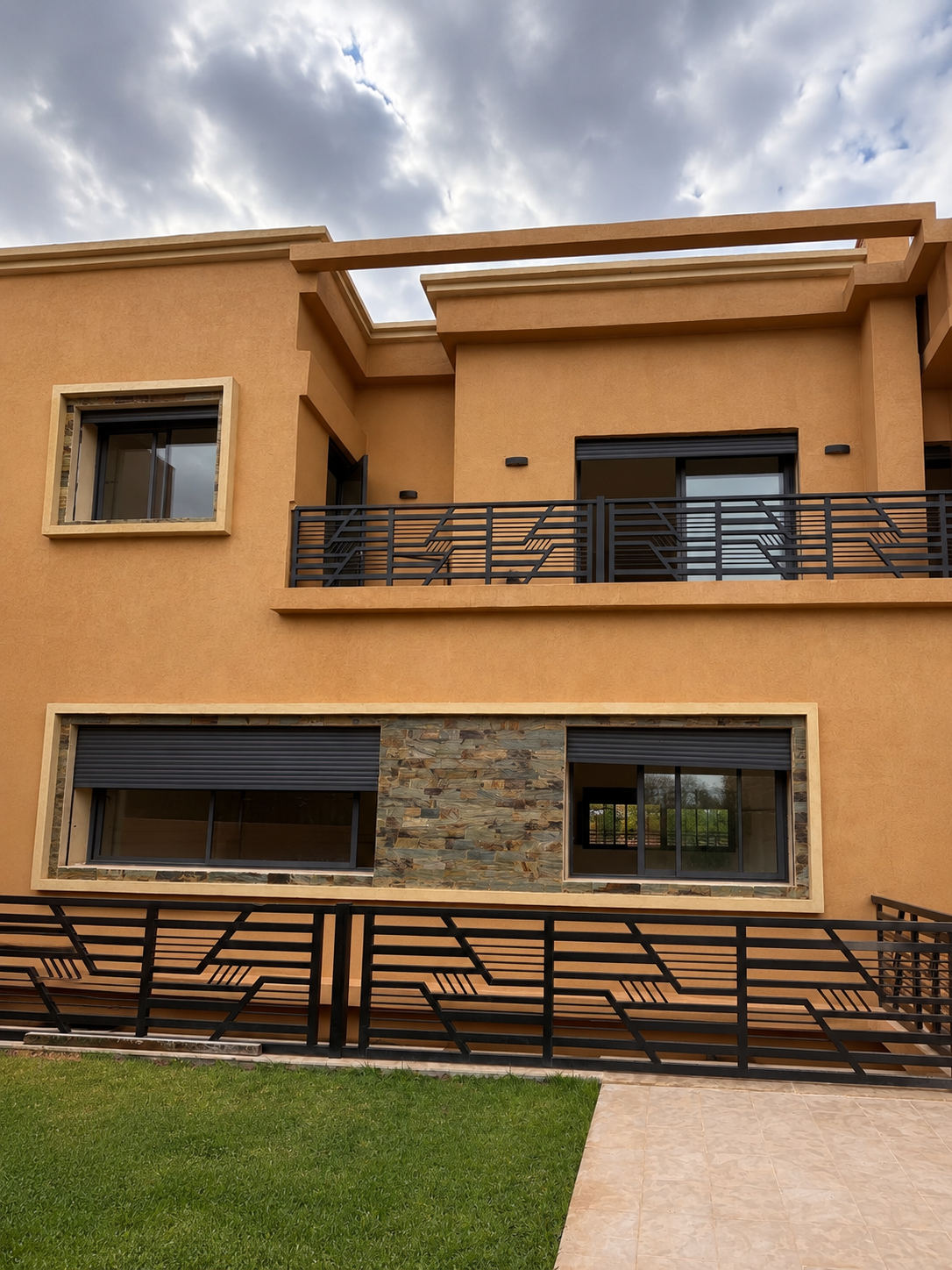 Villa contemporaine avec 4 suites & sous-sol – Akenza Villa