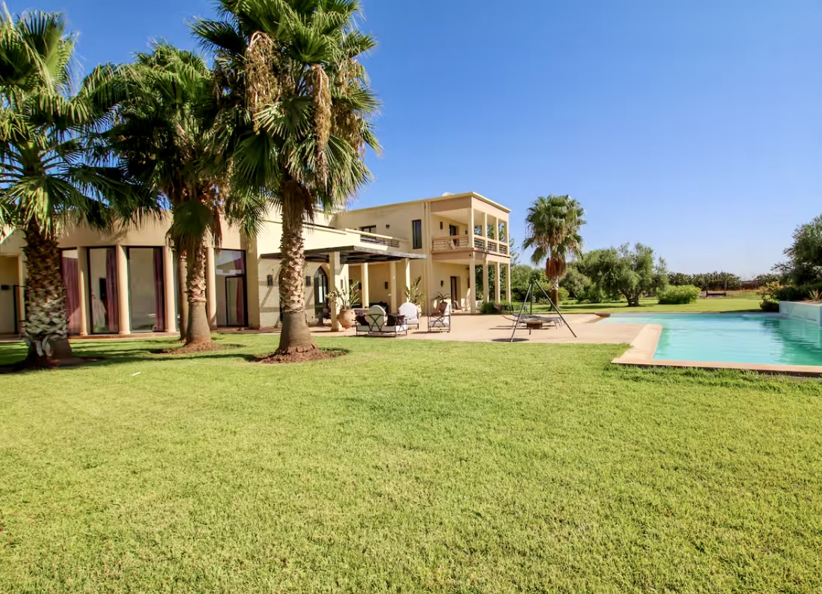 Très beau domaine de 12000 m2, villa 4 suites