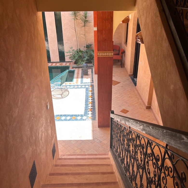 Riad titré de 160 m² au sol – Piscine chauffée – Quartier Laâgza, proche Riad Laarouss