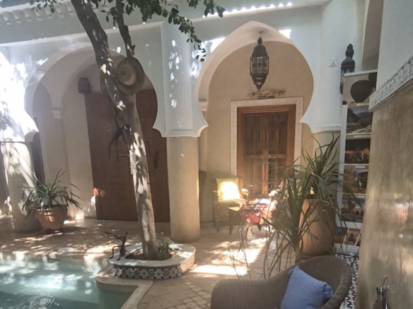 Très beau Riad avec autorisation – Riad Laarouss