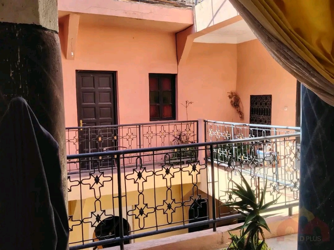 Riad 172m2 à Bab Doukalla