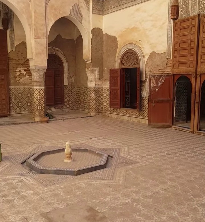 Riad 556m2 à rénover dans le quartier de Hart Essoura