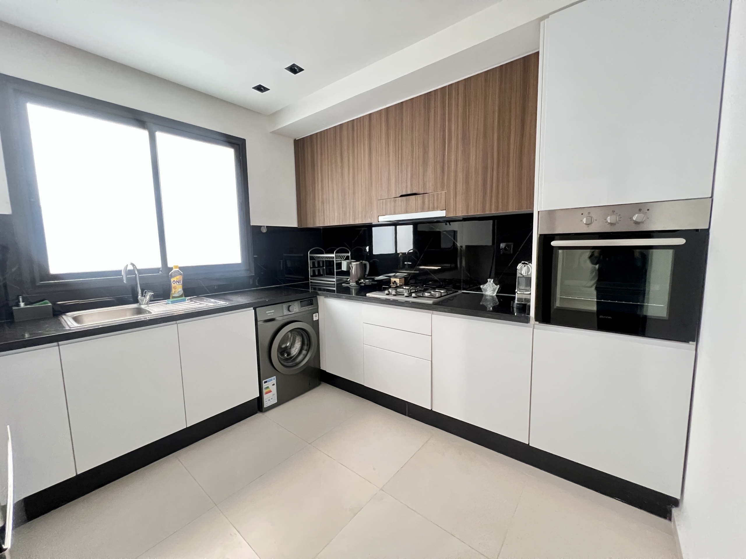 Très bel appartement, trois chambres neuf